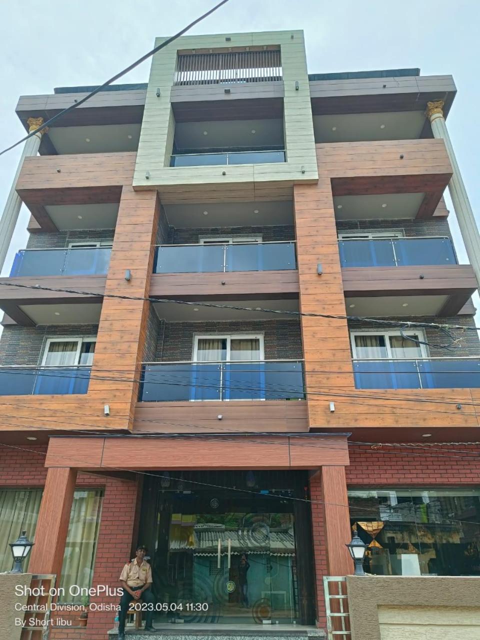 Hotel Kuber Palace ! Puri Near-Sea-Beach-And-Temple Fully-Air-Conditioned-Hotel With-Lift-And-Parking-Facility Exterior foto