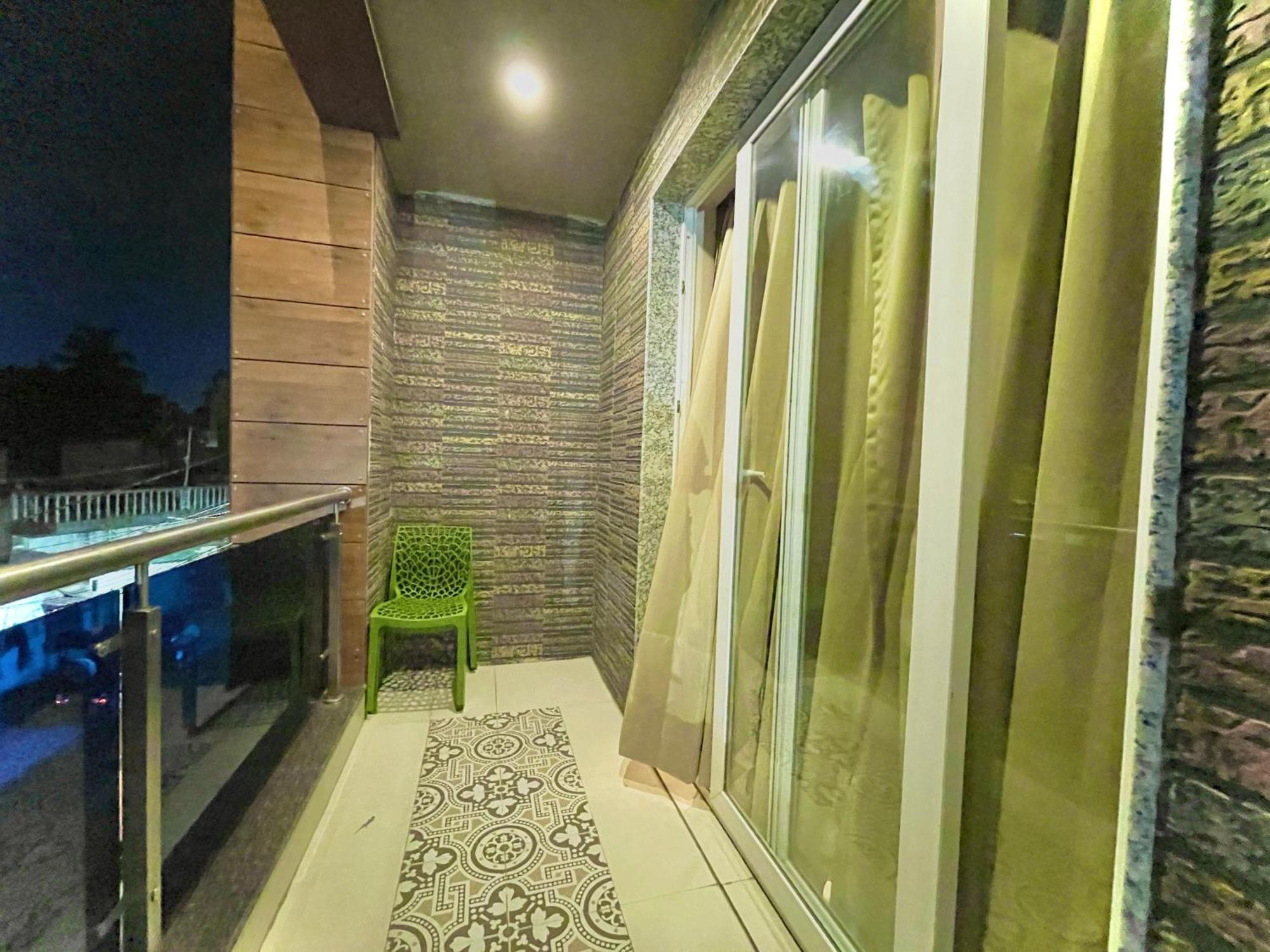 Hotel Kuber Palace ! Puri Near-Sea-Beach-And-Temple Fully-Air-Conditioned-Hotel With-Lift-And-Parking-Facility Exterior foto