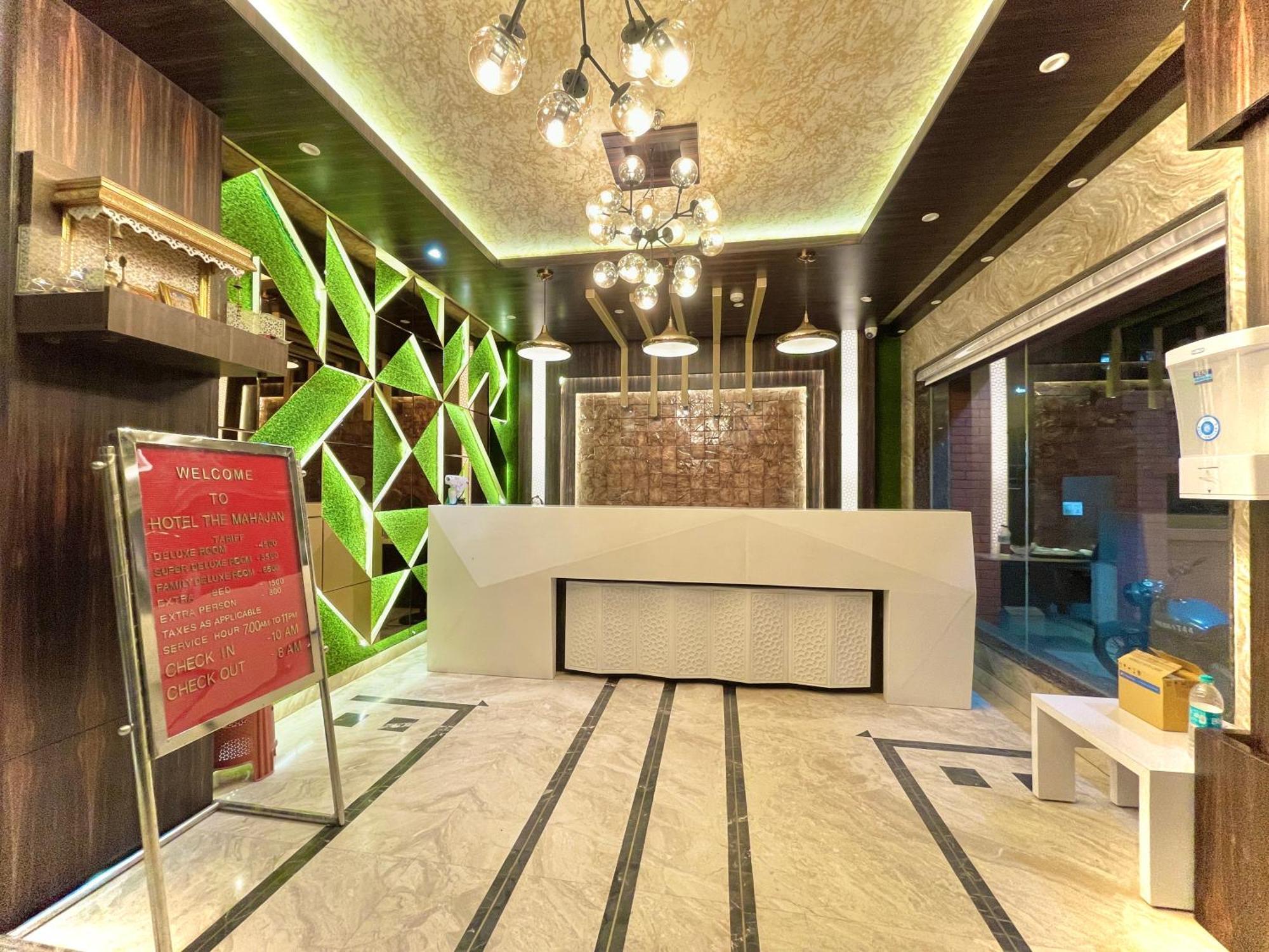 Hotel Kuber Palace ! Puri Near-Sea-Beach-And-Temple Fully-Air-Conditioned-Hotel With-Lift-And-Parking-Facility Exterior foto
