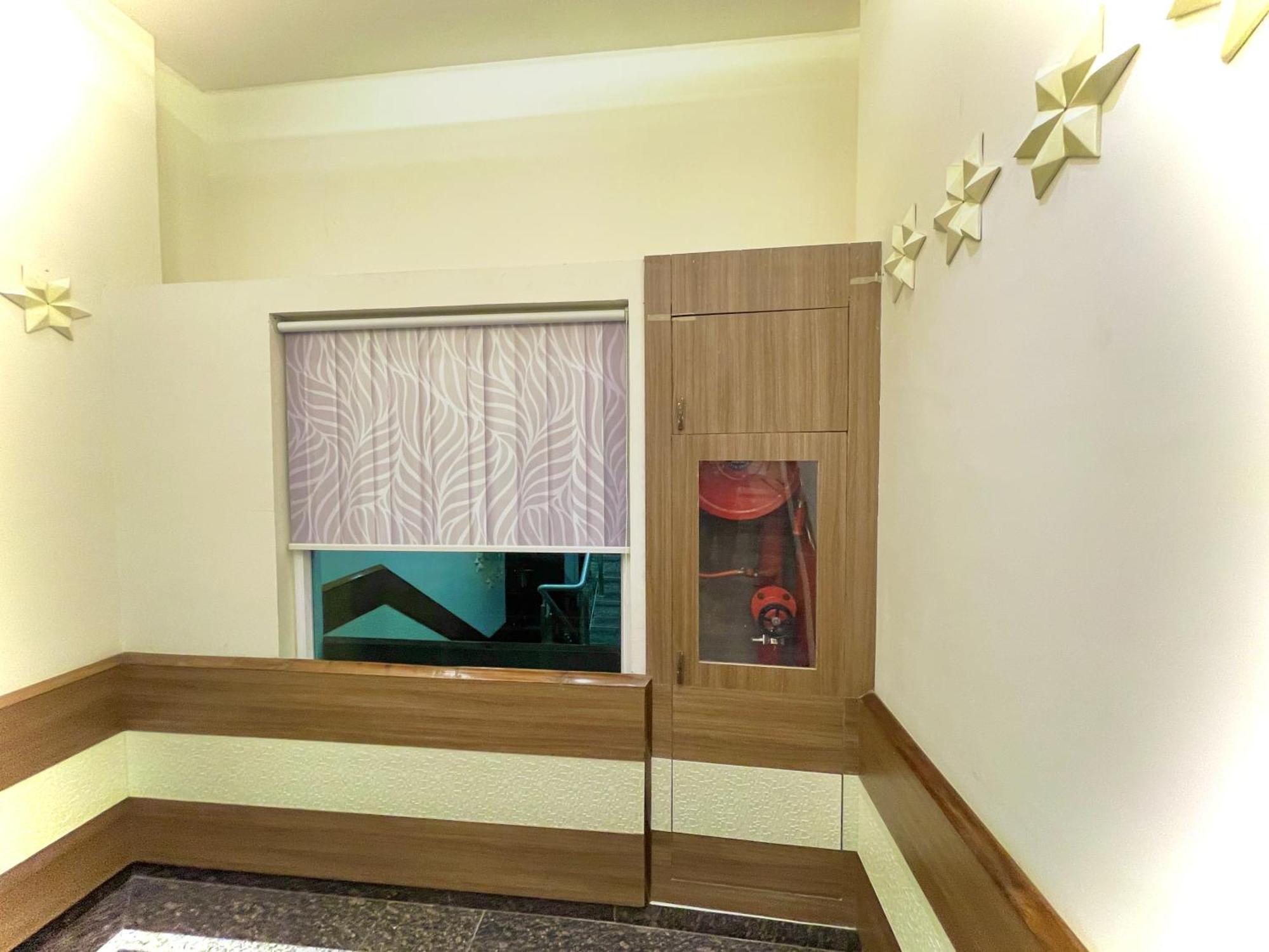 Hotel Kuber Palace ! Puri Near-Sea-Beach-And-Temple Fully-Air-Conditioned-Hotel With-Lift-And-Parking-Facility Exterior foto