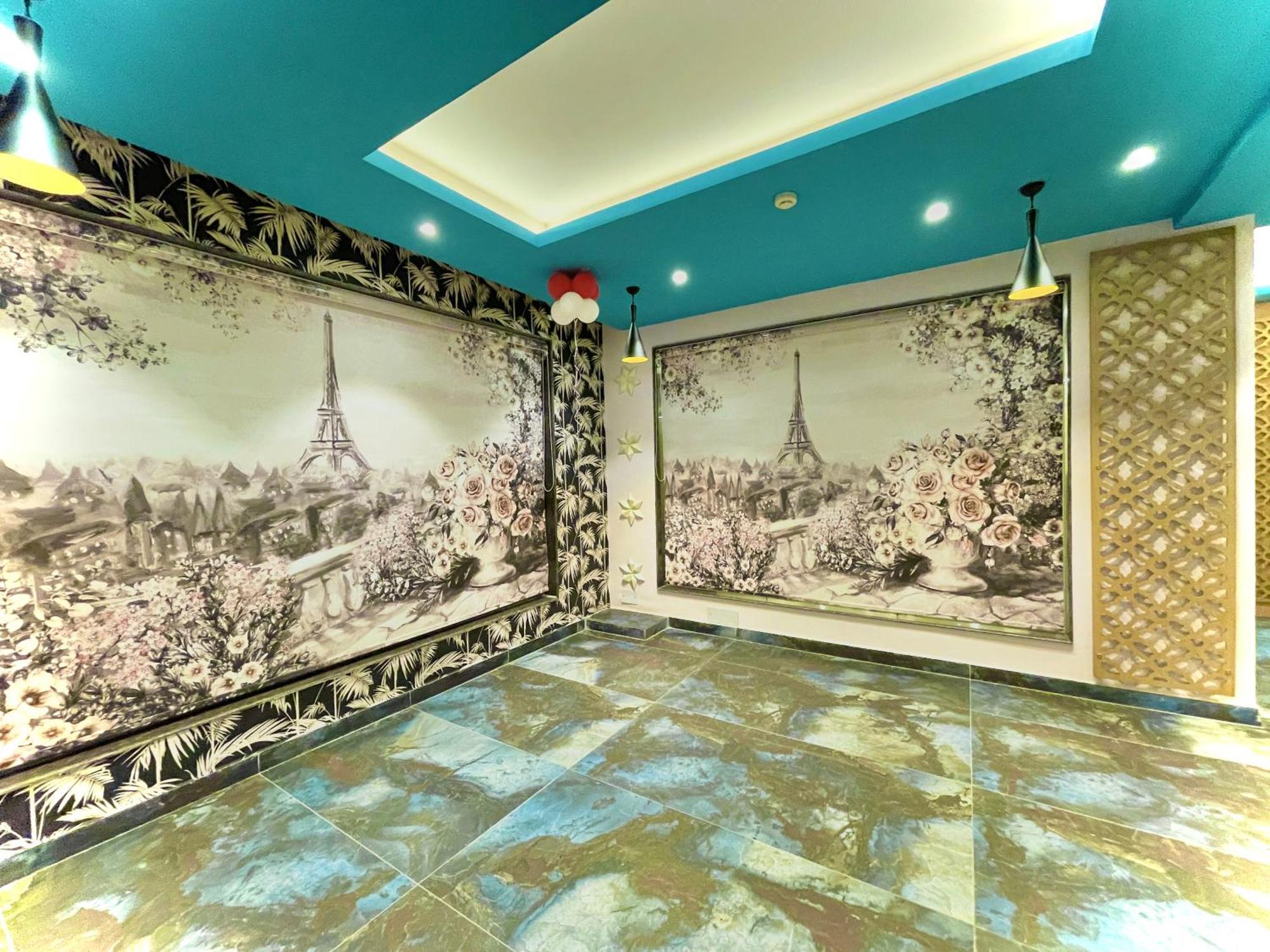 Hotel Kuber Palace ! Puri Near-Sea-Beach-And-Temple Fully-Air-Conditioned-Hotel With-Lift-And-Parking-Facility Exterior foto